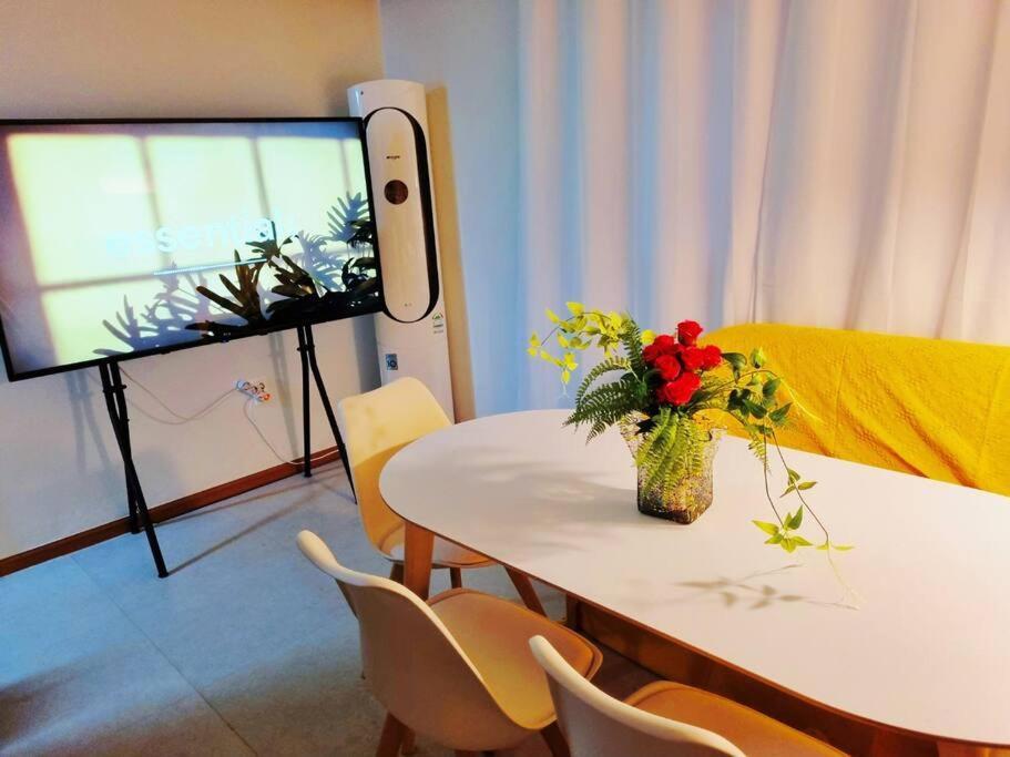 Seoul, 3 Rooms, Gimpo Airport, Free Parking, 1 Pm Check-Out, Super Close To The Station, 10 People, Warm Accommodation, 4 Beds, Hongdae, Jongno, Myeongdong Eksteriør billede