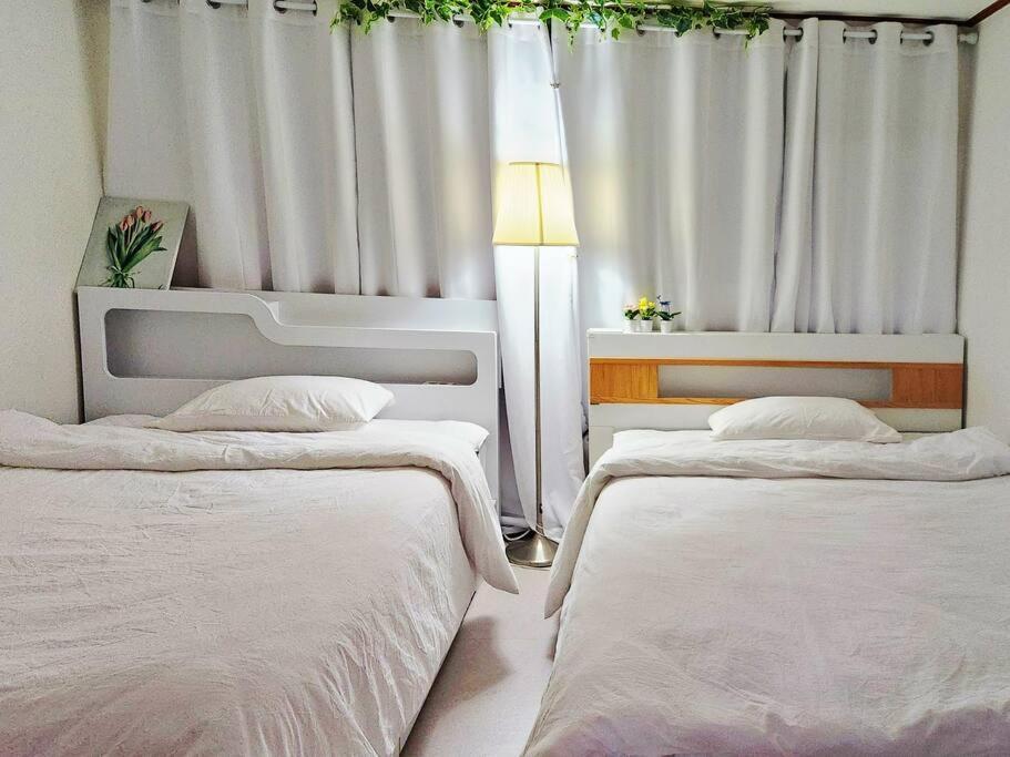 Seoul, 3 Rooms, Gimpo Airport, Free Parking, 1 Pm Check-Out, Super Close To The Station, 10 People, Warm Accommodation, 4 Beds, Hongdae, Jongno, Myeongdong Eksteriør billede