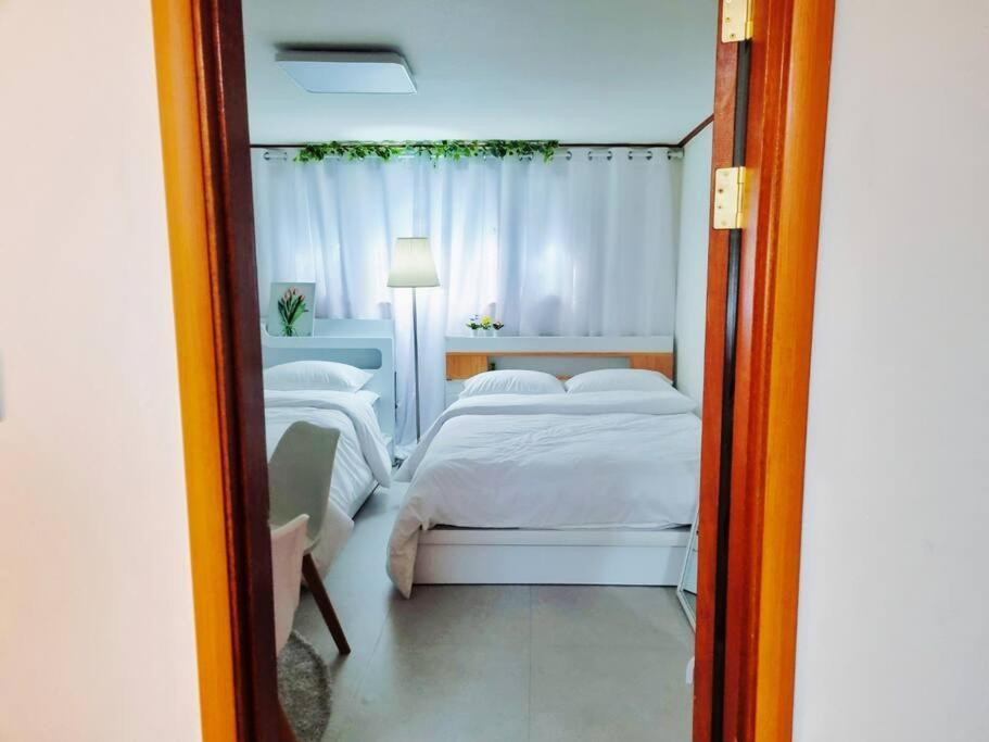 Seoul, 3 Rooms, Gimpo Airport, Free Parking, 1 Pm Check-Out, Super Close To The Station, 10 People, Warm Accommodation, 4 Beds, Hongdae, Jongno, Myeongdong Eksteriør billede